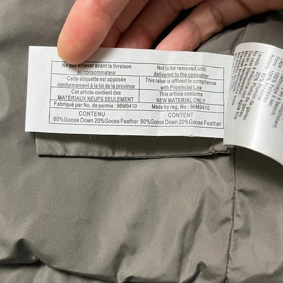 James Perse Yosemite Down Puffer Jacket size 1
EUC beautiful taupe color - Picture 8 of 10